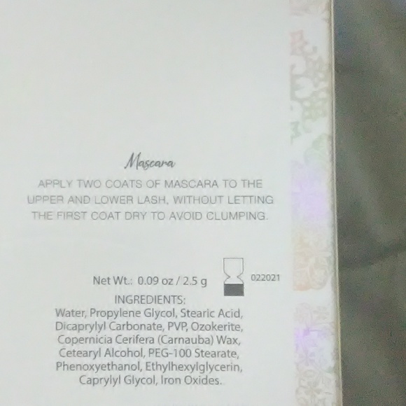 Ellen tracy essential eye set n.w.t. - Picture 5 of 6